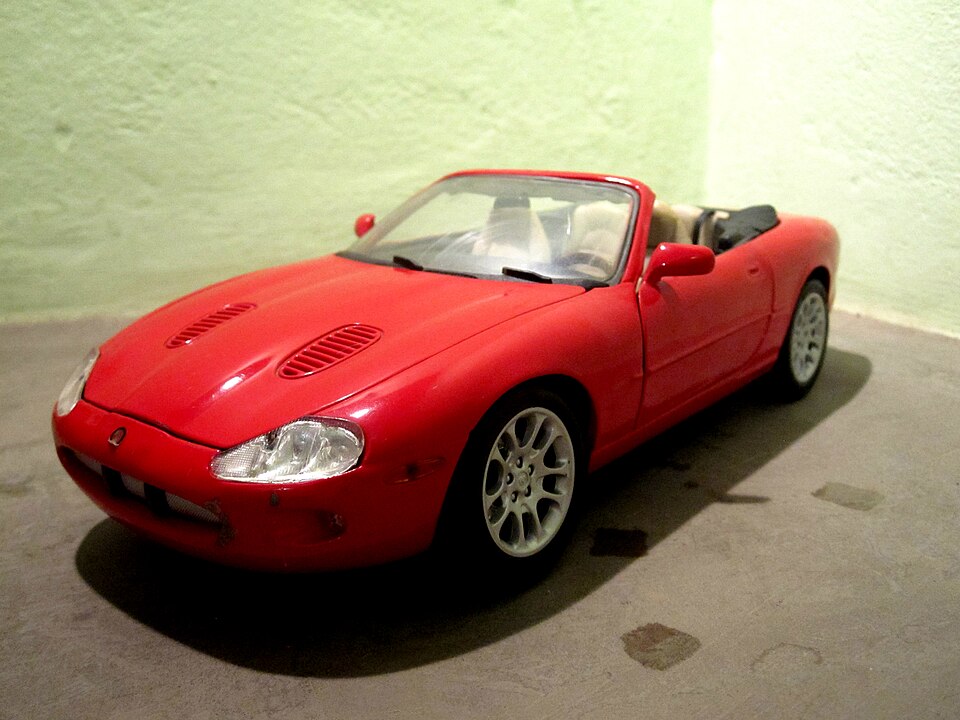 Jaguar XKR (X100) Convertible model car, a model car by Maisto