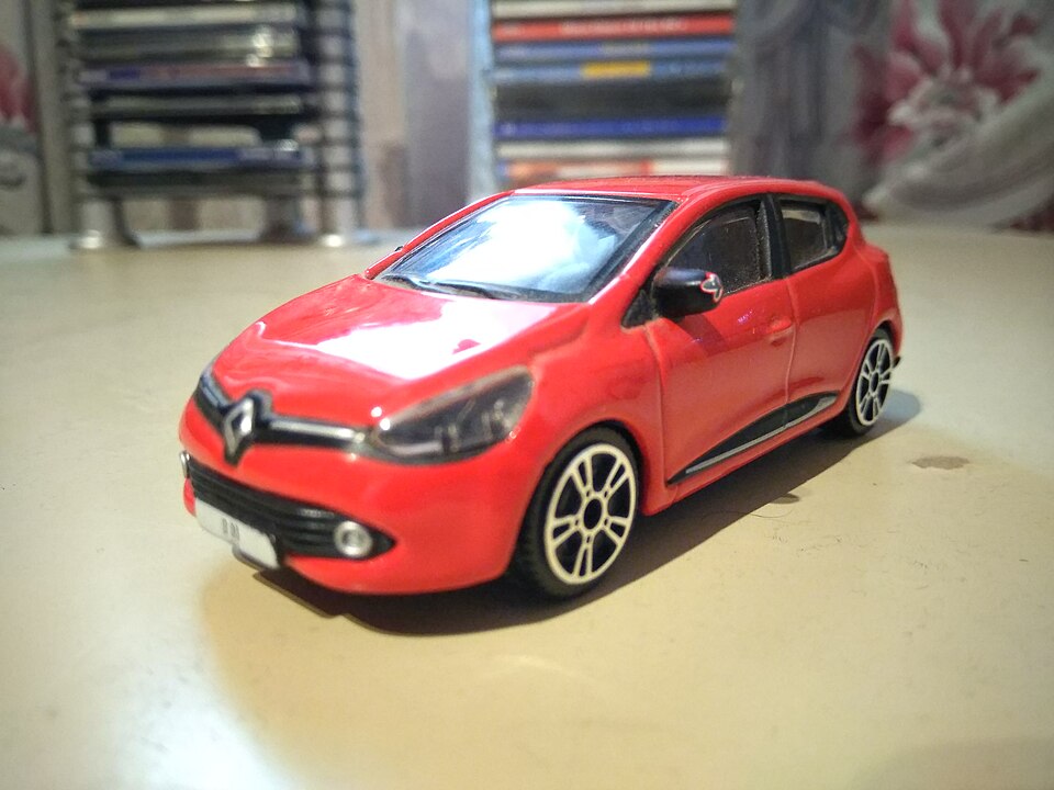 Renault Clio 4 Dynamique by Bburago Street Fire, a model car by Bburago