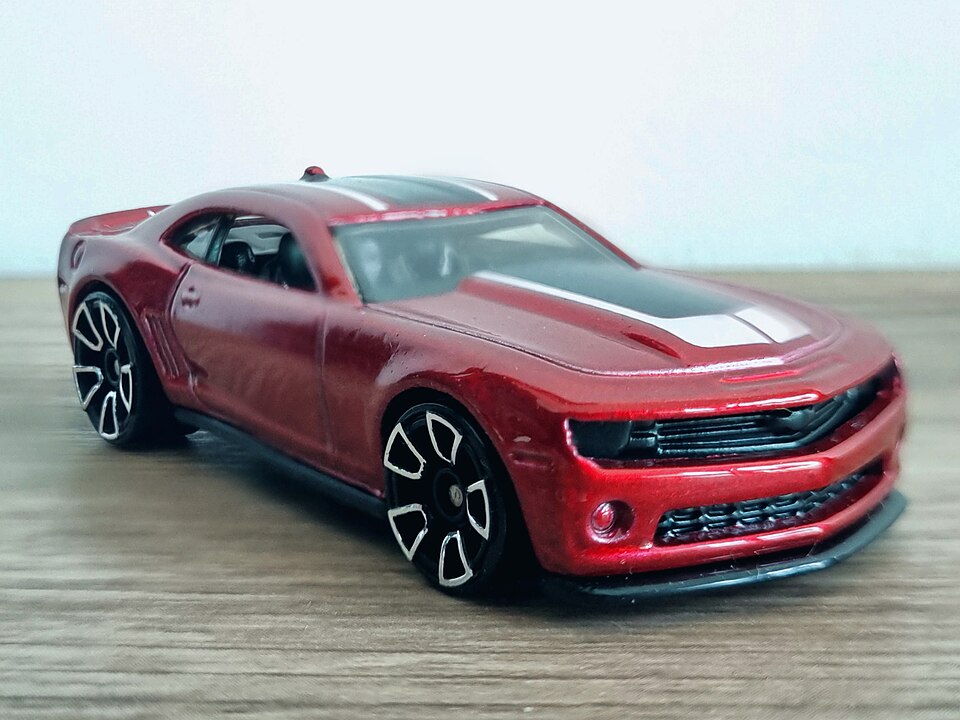 HOT WHEELS MAINLINE 2013 - CHEVY CAMARO, a model car by Hot Wheels