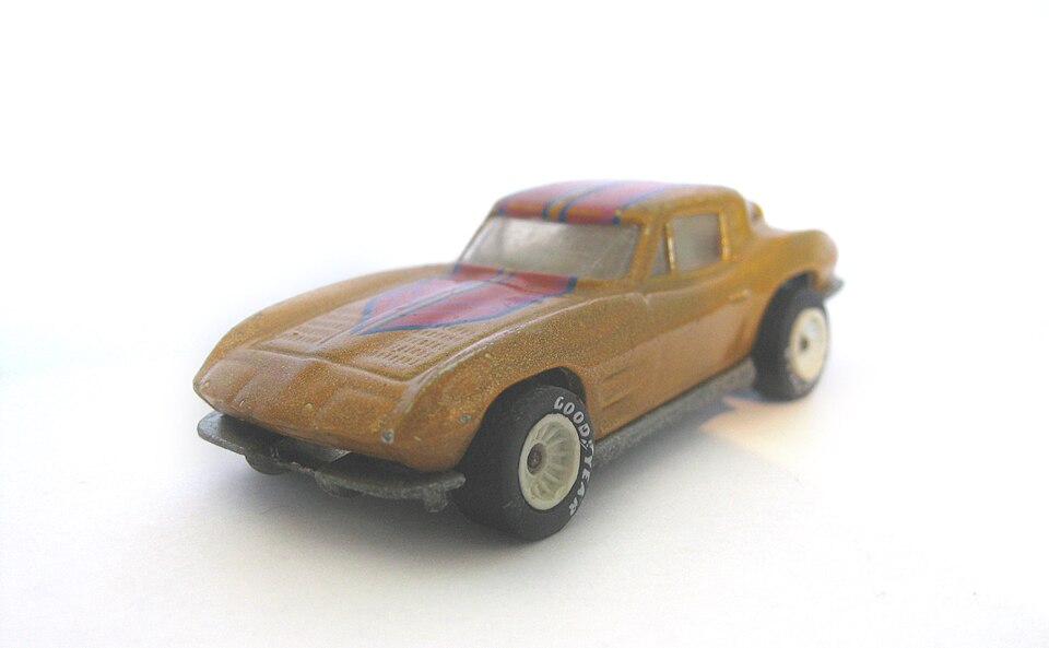 1963 Chevrolet Corvette String Ray (14660552759), a model car by Hot Wheels