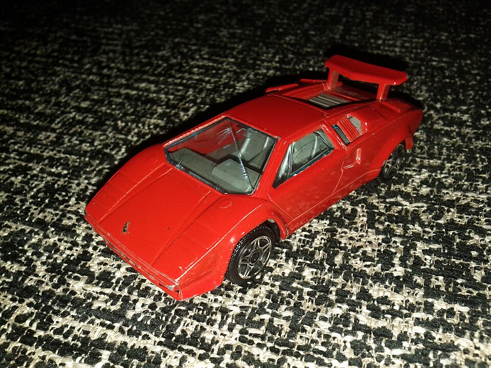 Lamborghini countach 5000 by bburago, a model car by Bburago