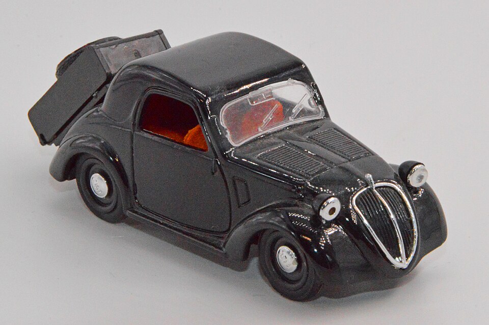 Brumm Made in Italy + Fiat 500 Topolino, a model car by Brumm