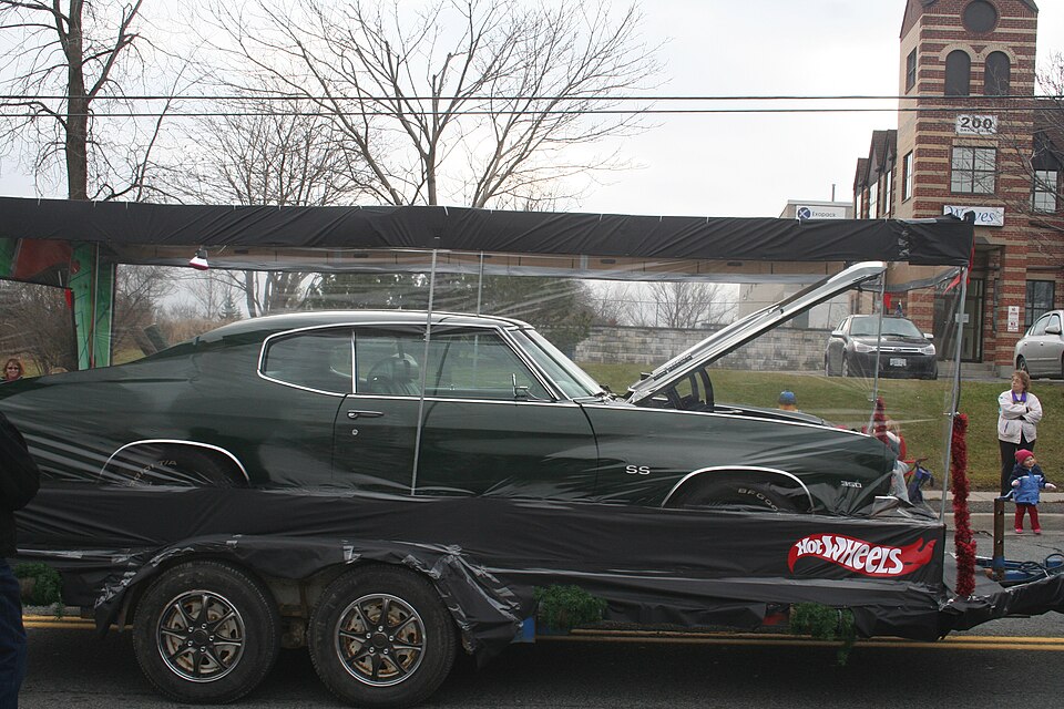 Santa Clause Parade 2009 (4148311104), a model car by Hot Wheels