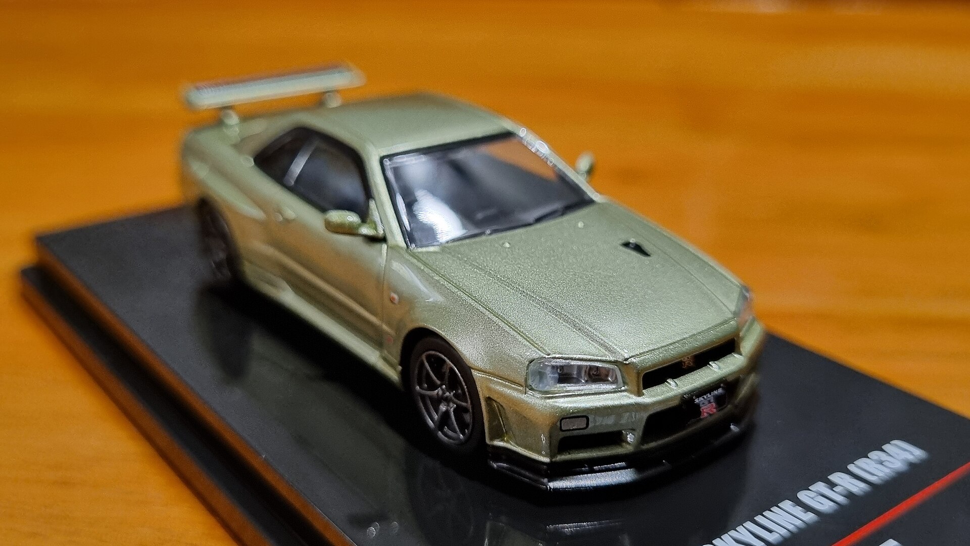 INNO64 Nissan Skyline GT-R R34 diecast model in Millennium Jade