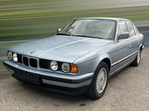 BMW 535i (E34) – 1988 – LIGHT BLUE METALLIC 1:18 model