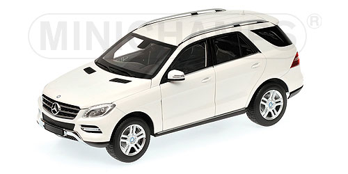 MERCEDES-BENZ M-CLASS – 2011 – WHITE 1:18 model