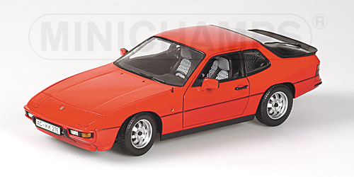 PORSCHE 924 – 1985 – RED 1:18 model