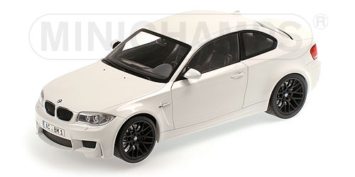BMW 1er M COUPÉ – 2011 – WHITE (ALPINE WHITE) L.E. 1002 pcs. 1:18 model