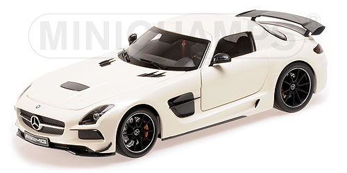 MERCEDES-BENZ SLS AMG BLACK SERIES – 2013 – WHITE METALLIC L.E. 750 pcs. 1:18 model