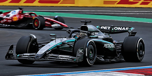 MERCEDES-AMG PETRONAS FORMULA ONE TEAM F1 W16 E PERFORMANCE – GEORGE RUSSELL – 3RD PLACE CHINA GP 2025 1:18 model