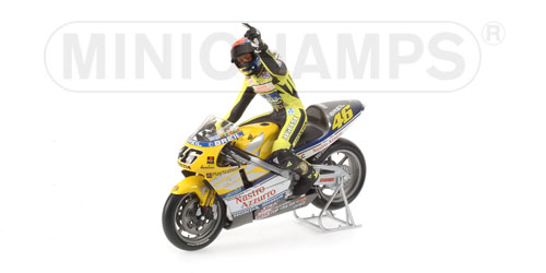 HONDA NSR 500 – VALENTINO ROSSI – TEAM NASTRO AZZURO HONDA – GP 500 2000 – WITH FIGURINE L.E. 12999 pcs. 1:12 model
