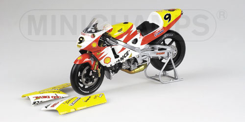 HONDA NSR 500 – LEON HASLAM – TEAM SHELL ADVANCE – GP 500 2001 1:12 model