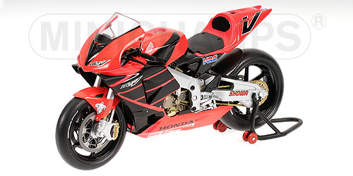 HONDA RC211V – VALENTINO ROSSI – SUMMER TESTBIKE – GP 500 2001 L.E. 9999 pcs. 1:12 model