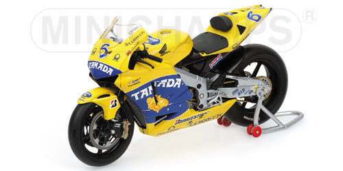 HONDA RC211V – MAKOTO TAMADA – TEAM CAMEL PRAMAC HONDA PONS – MOTOGP 2004 1:12 model