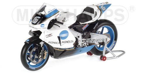 HONDA RC211V – MAKOTO TAMADA – TEAM KONICA MINOLTA HONDA – MOTOGP 2005 1:12 model