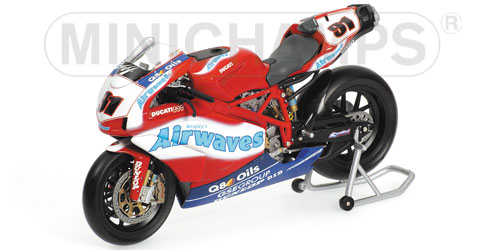 DUCATI 999 F04 – LEON HASLAM – TEAM AIRWAVES DUCATI – BRITISH SUPERBIKE 2005 1:12 model