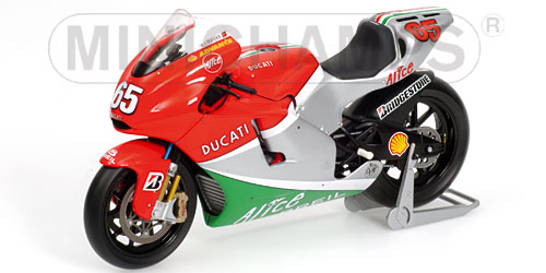 DUCATI DESMO 16 – LORIS CAPIROSSI – TEAM DUCATI MARLBORO – MOTOGP 2006 1:12 model