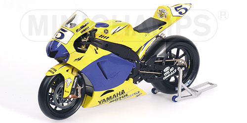 YAMAHA YZR-M1 – COLIN EDWARDS – TEAM CAMEL YAMAHA – MOTOGP 2006 1:12 model