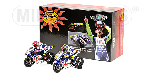 YAMAHA YZR-M1 – SET 2 BIKES + 2 FIGURINES – ROSSI/LORENZO – MOTOGP BARCELONA 2009 L.E. 2009 pcs. 1:12 model
