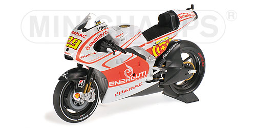 DUCATI DESMOSEDICI GP13 – ANDREA IANNONE – MOTOGP 2013 1:12 model
