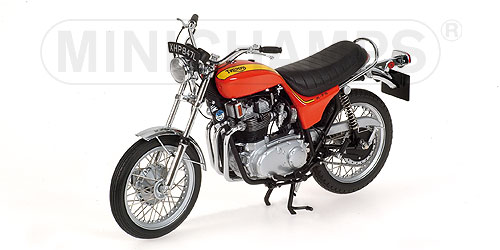 TRIUMPH HURRICANE – 1973 – RED 1:12 model