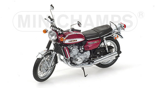 SUZUKI GT 750 – 1972 – CANDY LAVENDER 1:12 model