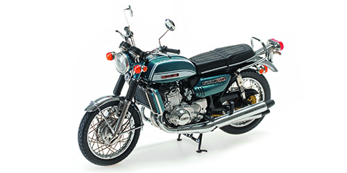 SUZUKI GT 750 J – 1973 – GREEN 1:12 model
