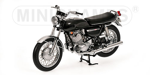 KAWASAKI H1 MACH III USA VERSION – 1969 – ANTHACITE/BLACK 1:12 model