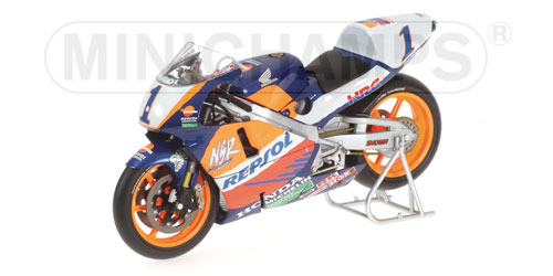 HONDA NSR 500 – MICK DOOHAN – TEAM REPSOL HONDA – WORLD CHAMPION GP 500 1997 1:12 model