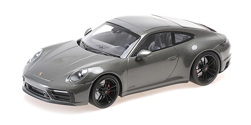 PORSCHE 911 CARRERA 4 GTS – 2020 – GREEN METALLIC 1:18 model