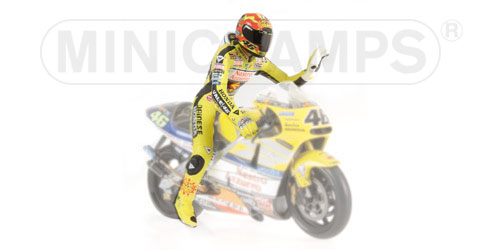 FIGURINE SITTING – VALENTINO ROSSI – GP 500 2001 L.E. 7446 pcs. 1:12 model