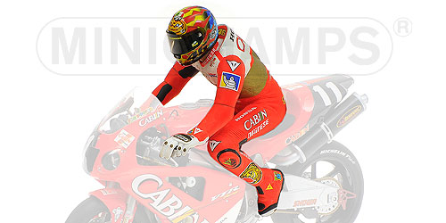 FIGURINE – VALENTINO ROSSI – 8H SUZUKA 2001 L.E. 720 pcs. 1:12 model