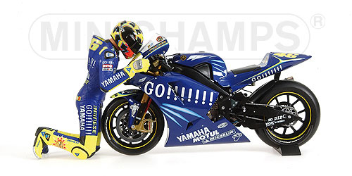 FIGURINE ‘THE KISS’ – VALENTINO ROSSI – WORLD CHAMPION MOTOGP 2004 SOUTH AFRICA L.E. 3024 pcs. 1:12 model