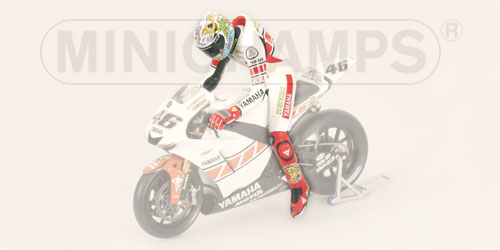 FIGURINE SITTING – VALENTINO ROSSI – WORLD CHAMPION – MOTOGP 2005 VALENCIA L.E. 3999 pcs. 1:12 model