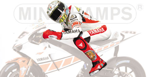 FIGURINE RIDING – VALENTINO ROSSI – WORLD CHAMPION MOTOGP 2005 VALENCIA L.E. 2999 pcs. 1:12 model