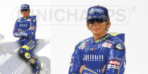 FIGURINE SITTING – VALENTINO ROSSI – WITH SUNGLASSES – MOTOGP 2005 L.E. 4444 pcs. 1:12 model