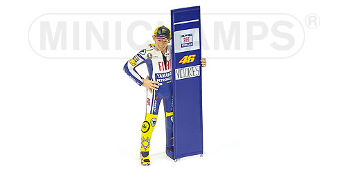FIGURINE – VALENTINO ROSSI – MOTOGP SEPANG 2010 – ’46 VICTORIES’ L.E. 999 pcs. 1:12 model