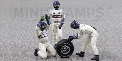 WILLIAMS FRONT TYRE CHANGE SET – 2000 1:18 model