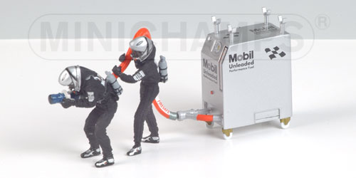 MCLAREN REFUELLER SET PS’02 1:43 model