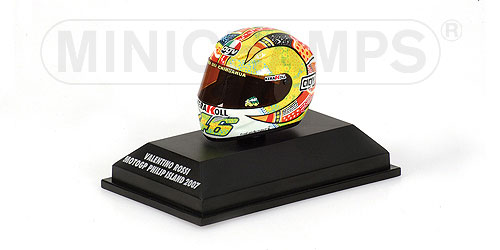 AGV HELMET – VALENTINO ROSSI – MOTOGP PHILIP ISLAND 2007 1:8 model
