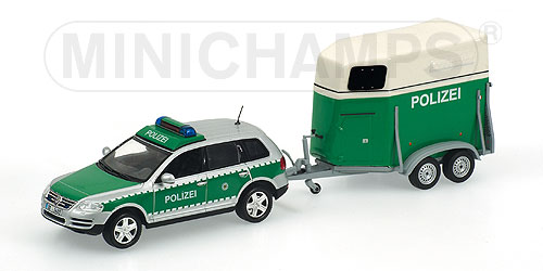 VOLKSWAGEN TOUAREG – 2002 – WITH HORSE TRAILER – ‘POLIZEI DRESDEN’ 1:43 model