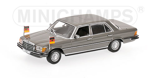 MERCEDES-BENZ 350 SEL (W 116) -1972 – ‘HELMUT SCHMIDT’ – WITH FIGURINE 1:43 model