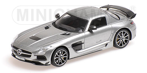 MERCEDES-BENZ SLS AMG BLACK SERIES – DESIGNO MAGNO ALANITGRAU L.E. 500 pcs. 1:43 model