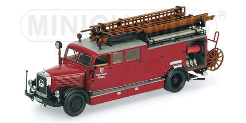 MERCEDES-BENZ LOD 3750 KS25 – 1938 – ‘FEUERWEHR BERLIN’ 1:43 model