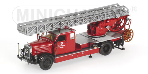 MERCEDES-BENZ LOD 3750 DL26 – 1940 – ‘FEUERWEHR BERLIN’ 1:43 model