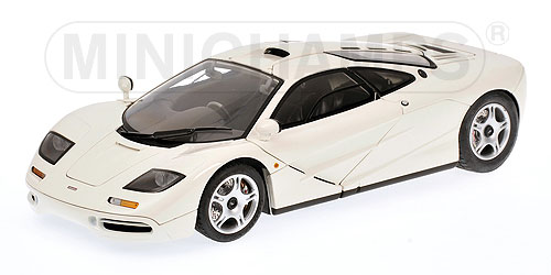 MCLAREN F1 ROADCAR – 1994 – WHITE 1:12 model