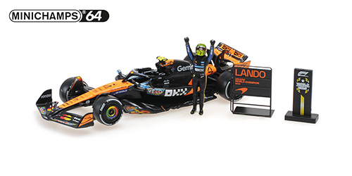MCLAREN FORMULA 1 TEAM MCL39 – LANDO NORRIS – WORLD CHAMPION – ABU DHABI GP 2025 W.STAN. FIGURINE. 2 PITBOARDS 1:64 model