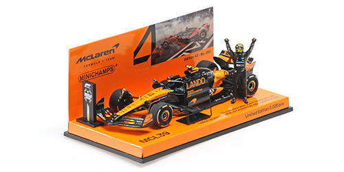 MCLAREN FORMULA 1 TEAM MCL39 – LANDO NORRIS – WORLD CHAMPION – ABU DHABI GP 2025 W.STAN. FIGURINE. 2 PITBOARDS 1:43 model