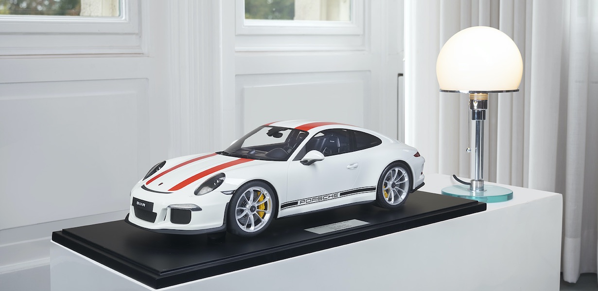 PORSCHE 911 (991.1) R – 2016 – WEISS ROTES DEKOR (191) - L.E. 191 pcs. 1:8 model