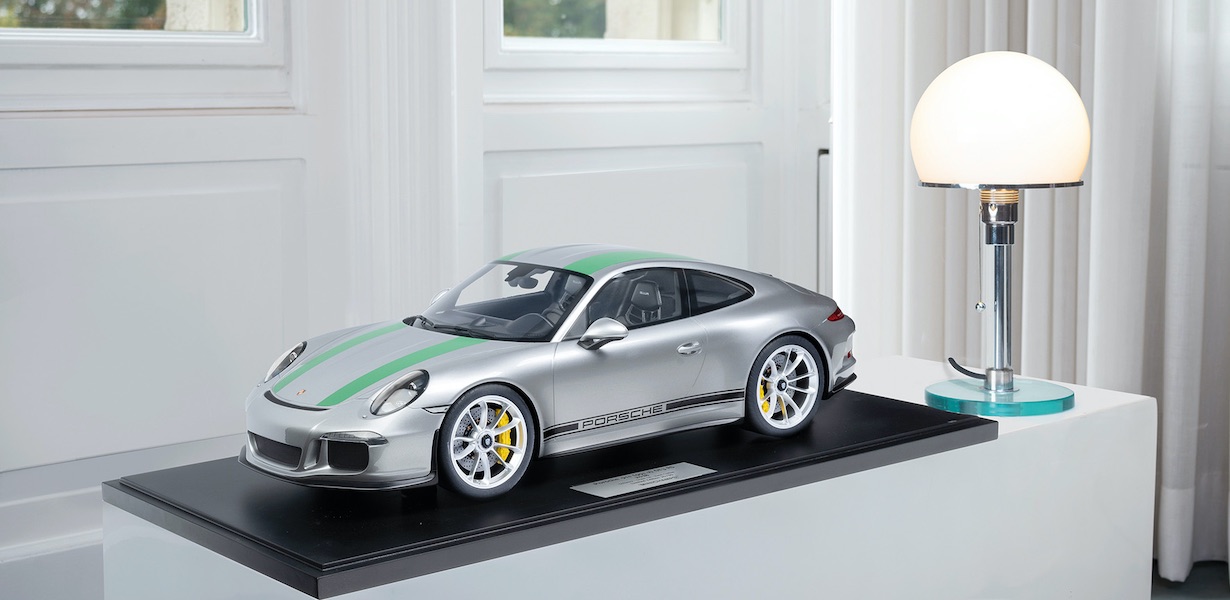 PORSCHE 911 (991.1) R – 2016 – SILBER GRÜNES DEKOR (99) - L.E. 99 pcs. 1:8 model
